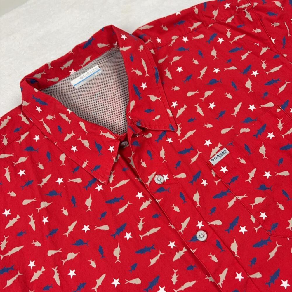 Columbia PFG Button Up Shirt Men XL Red White Blue Shark Star Print Short Sleeve